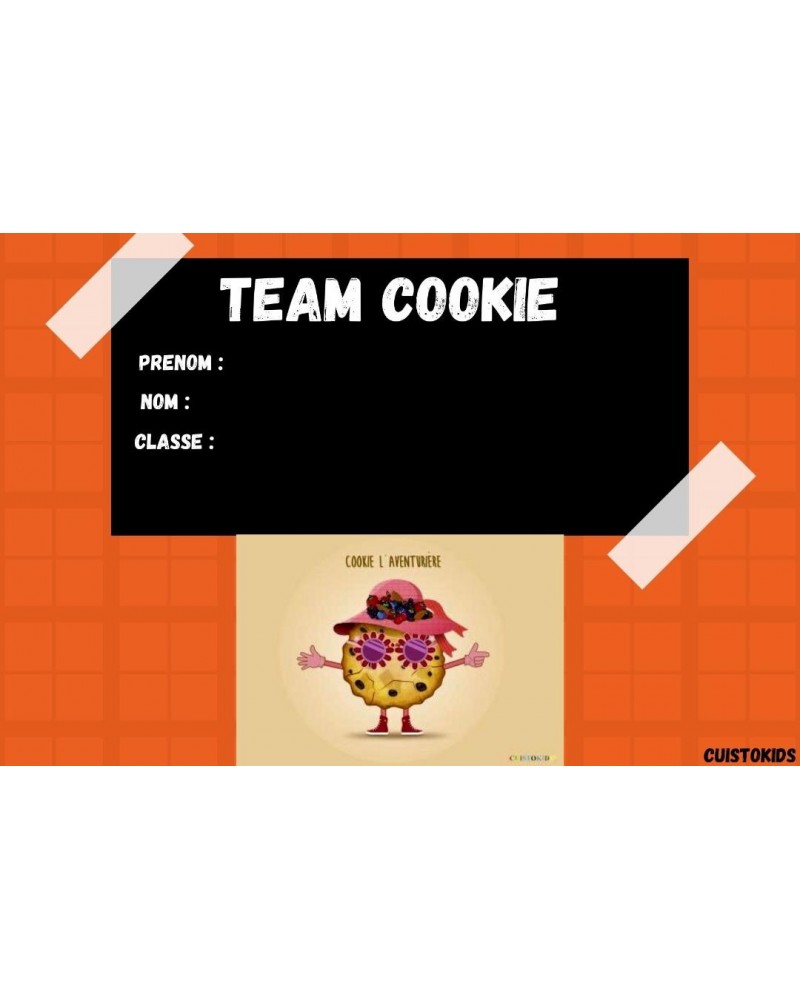 Etiquette scolaire autocollante mascotte Cookie l'aventurière